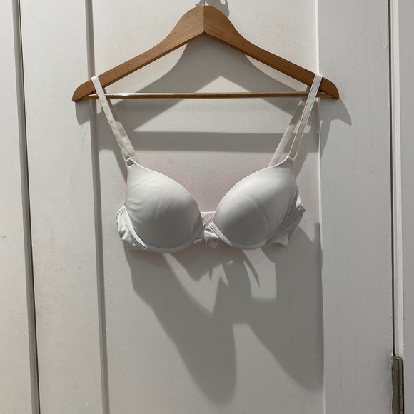 Victoria's Secret PINK Push-Up Bra - Picture 2 of 3